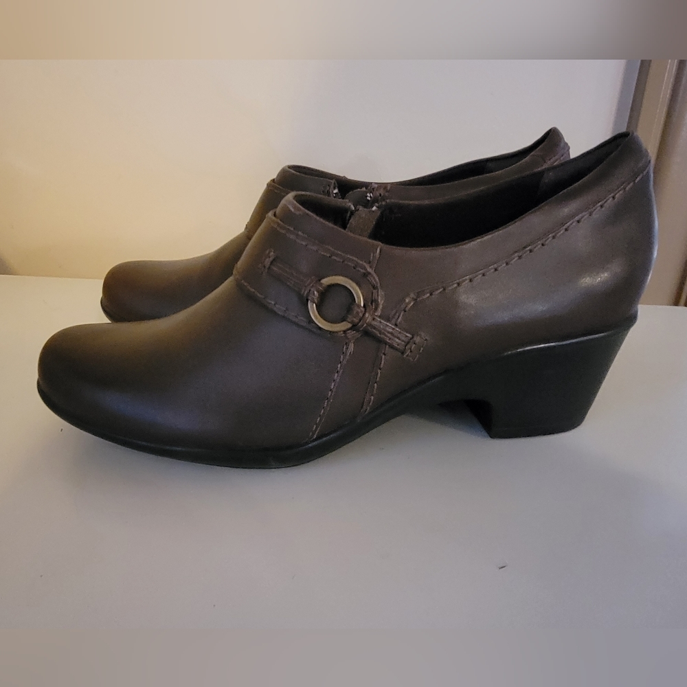 Clarks Collection Women's Genette Curve Shooties 8.5M